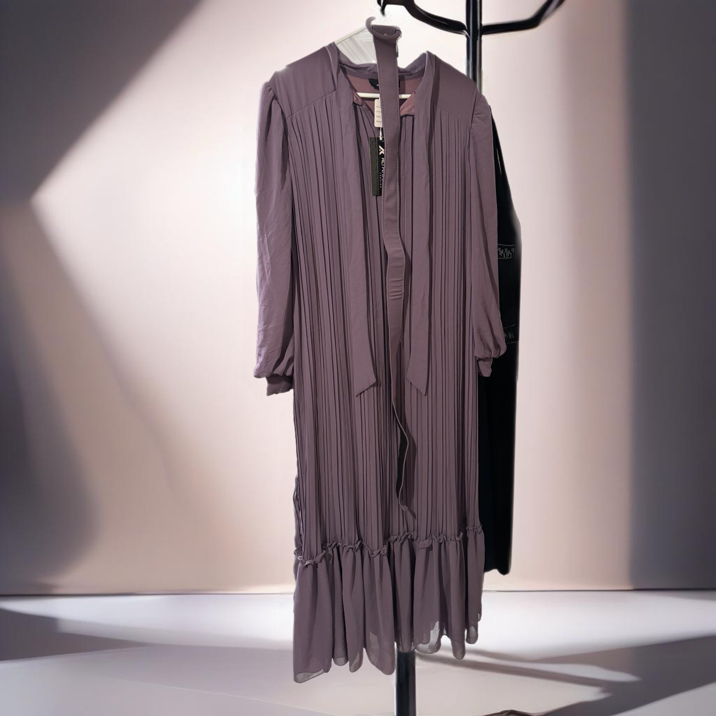Women’s Dress - Size 46 - D009 - AVAILABLE IN STORE - CONTACT US FOR PRICE